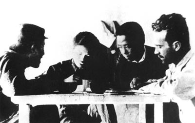 1936年斯诺在保安采访